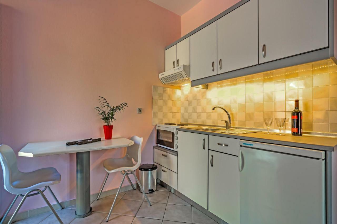 Elegant 1Br By Heraklion Beach Sun &Comfort Await Amoudara  Bagian luar foto