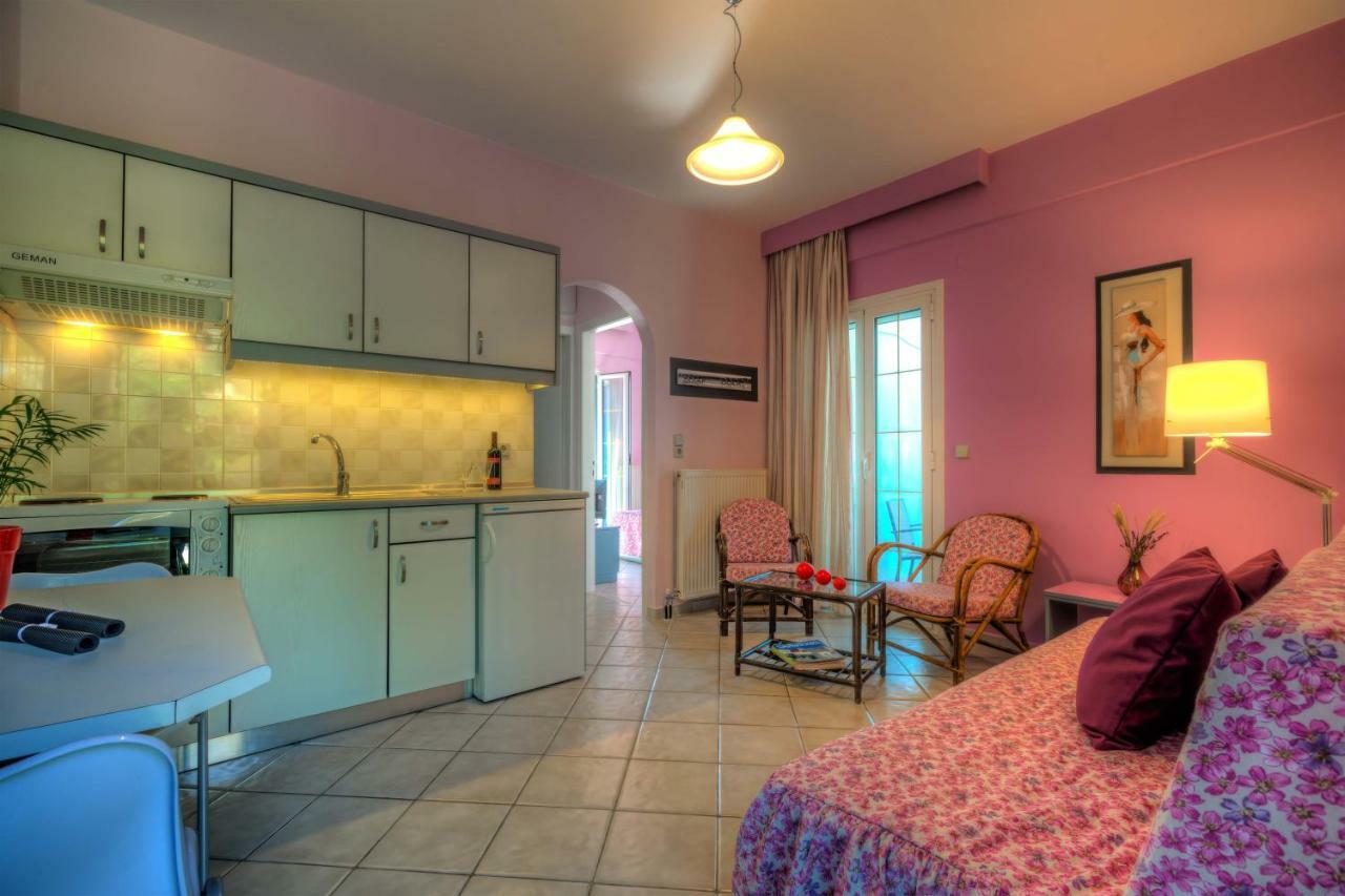Elegant 1Br By Heraklion Beach Sun &Comfort Await Amoudara  Bagian luar foto