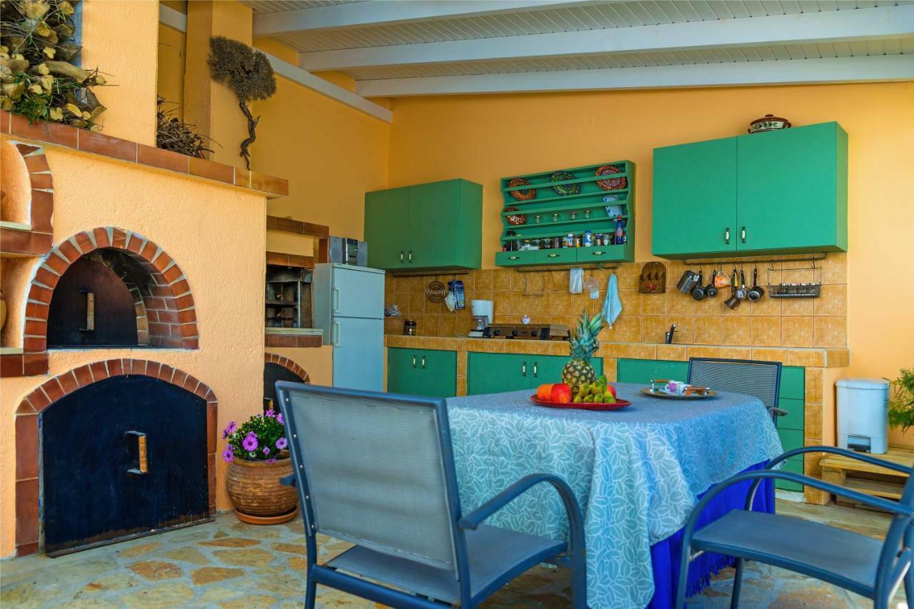 Elegant 1Br By Heraklion Beach Sun &Comfort Await Amoudara  Bagian luar foto