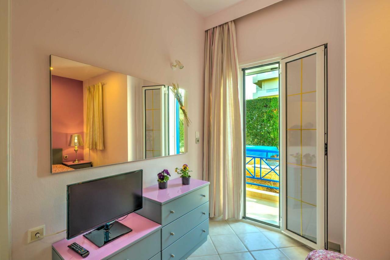 Elegant 1Br By Heraklion Beach Sun &Comfort Await Amoudara  Bagian luar foto